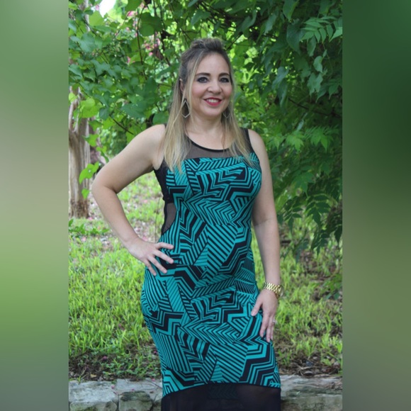 👑#19 & 20 Black & Emerald Long Dress/Small (CLEARANCE) - Picture 10 of 10